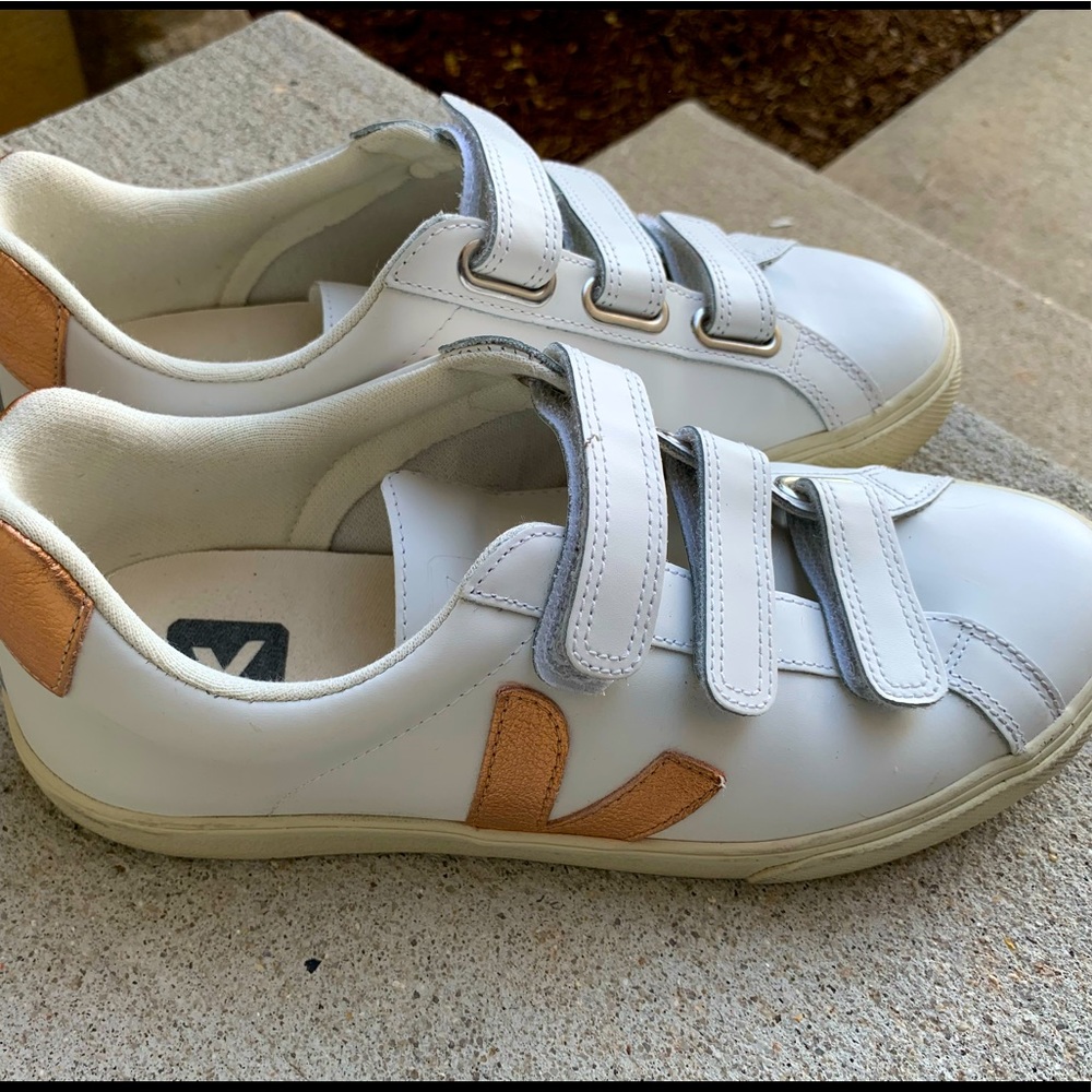 VEJA Women’s 3-lock low top 👟 Sneakers